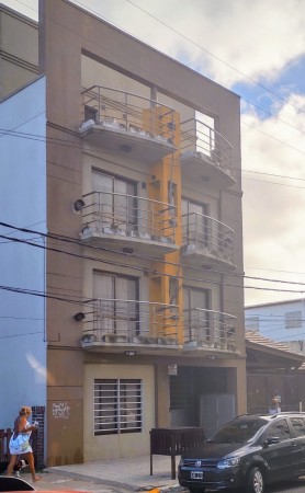 OPORTUNIDAD EDIFICIO SUB DIVIDIDO- VENTA SIETE UNIDADES FUNCIONALES DOS COCHERAS consulte