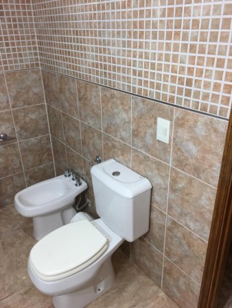 OPORTUNIDAD EDIFICIO SUB DIVIDIDO- VENTA SIETE UNIDADES FUNCIONALES DOS COCHERAS consulte