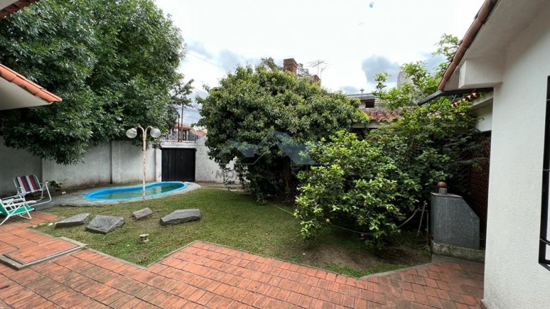 Hermoso Chalet en esquina Castelar Norte