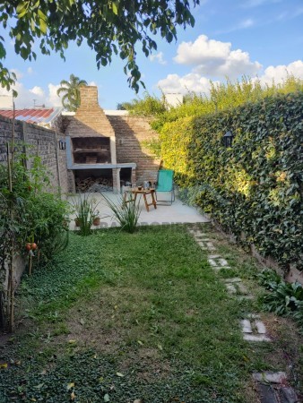 Duplex  en inmejorable ubicacionPERMUTO-VENDO escucho ofertas