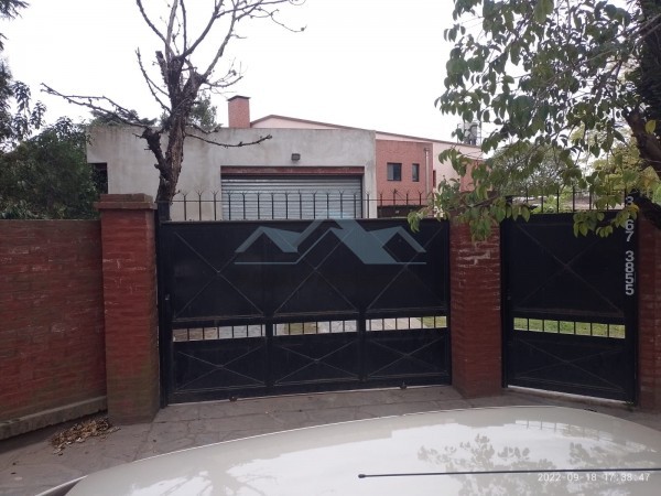 RETASADA- HERMOSA CASA MULTIFAMILIAR EN PARQUE LELOIR LISTA PARA MUDARSE 