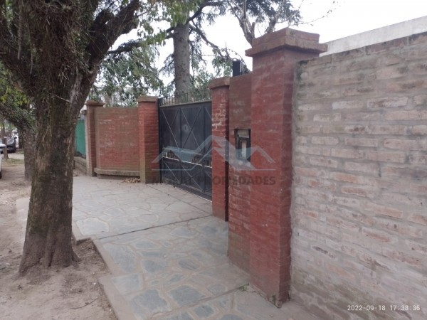 RETASADA- HERMOSA CASA MULTIFAMILIAR EN PARQUE LELOIR LISTA PARA MUDARSE 