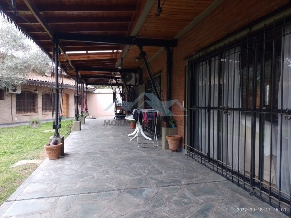 RETASADA- HERMOSA CASA MULTIFAMILIAR EN PARQUE LELOIR LISTA PARA MUDARSE 