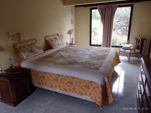 RETASADA- HERMOSA CASA MULTIFAMILIAR EN PARQUE LELOIR LISTA PARA MUDARSE 