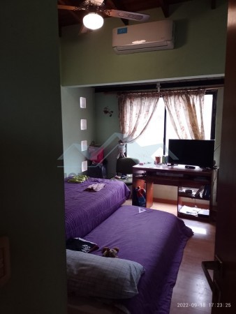 RETASADA- HERMOSA CASA MULTIFAMILIAR EN PARQUE LELOIR LISTA PARA MUDARSE 