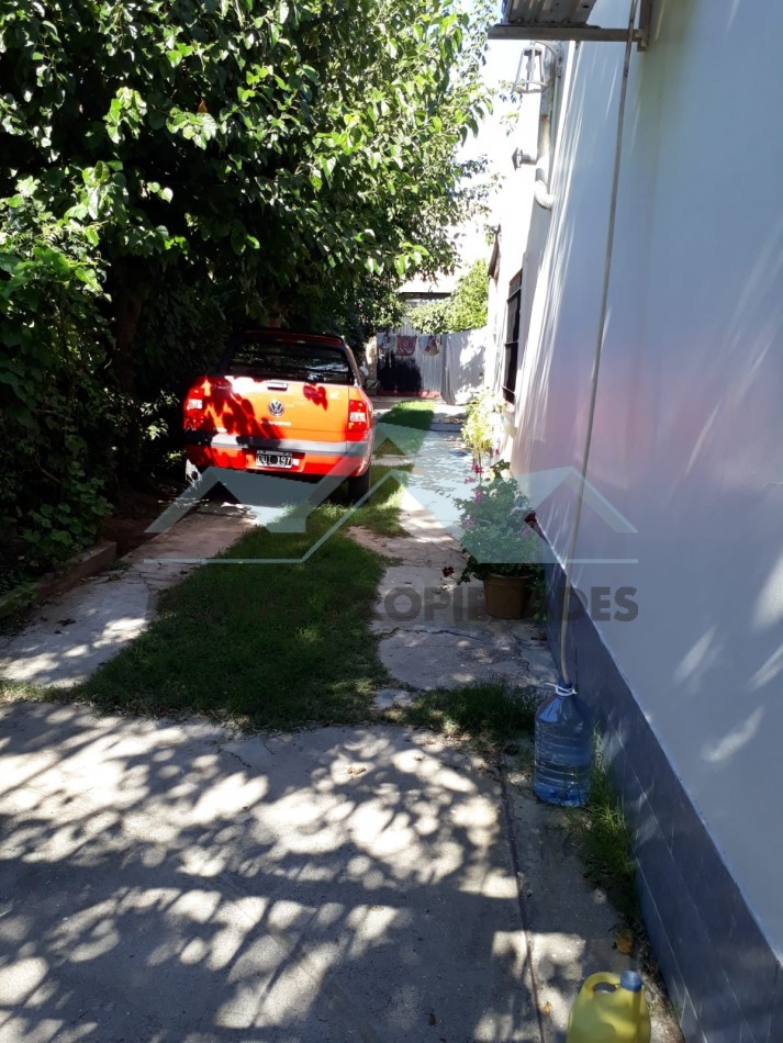 GALPON con VIVIENDA y LOCAL al frente