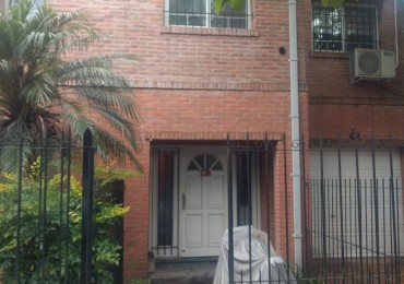 VENTA HERMOSO DUPLEX CON ENTRADA AUTO