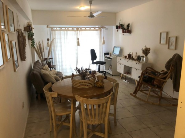 ALQUILO DOS AMBIENTES 3er. piso CASTELAR NORTE 