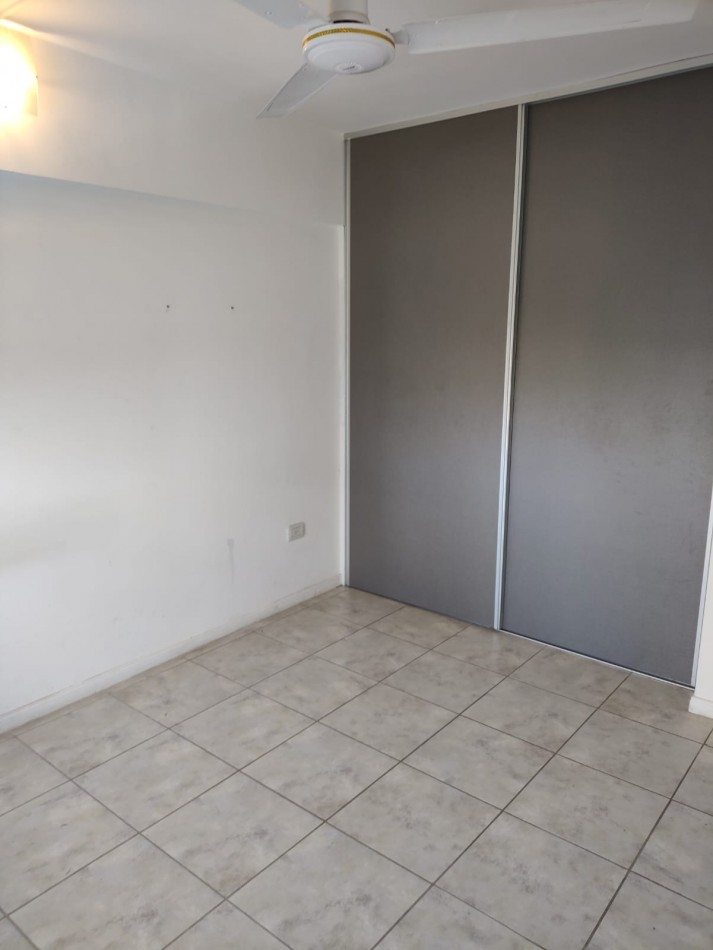 ALQUILO DOS AMBIENTES 3er. piso CASTELAR NORTE 