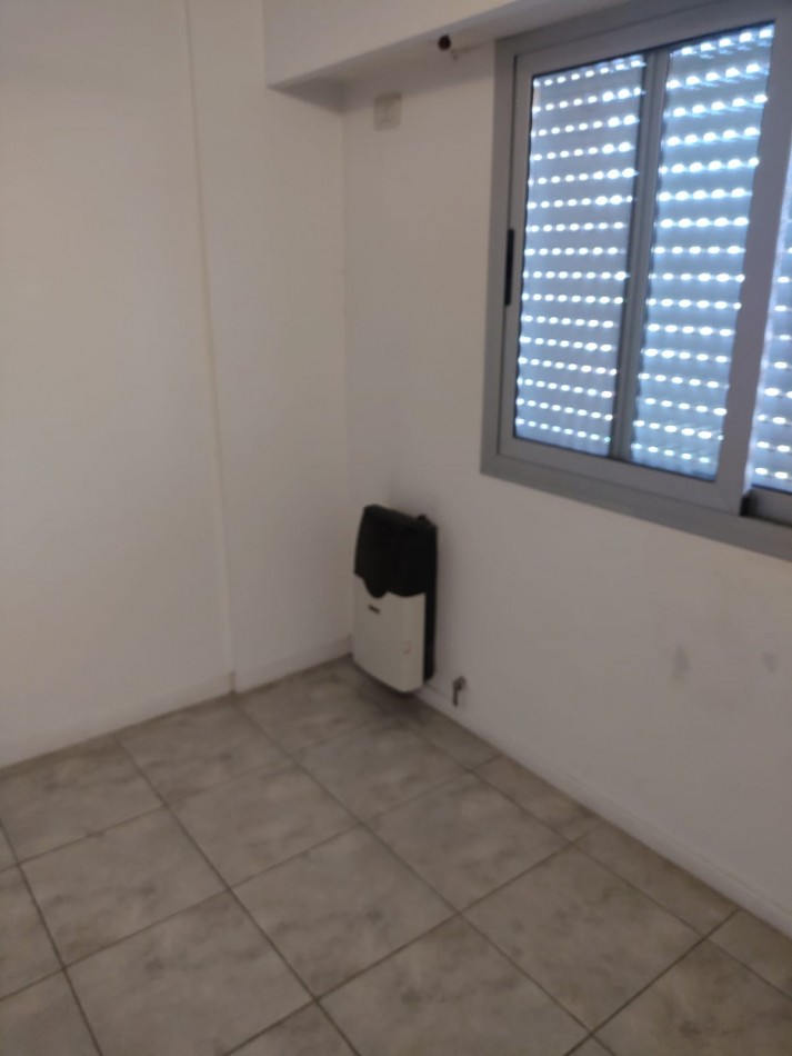 ALQUILO DOS AMBIENTES 3er. piso CASTELAR NORTE 