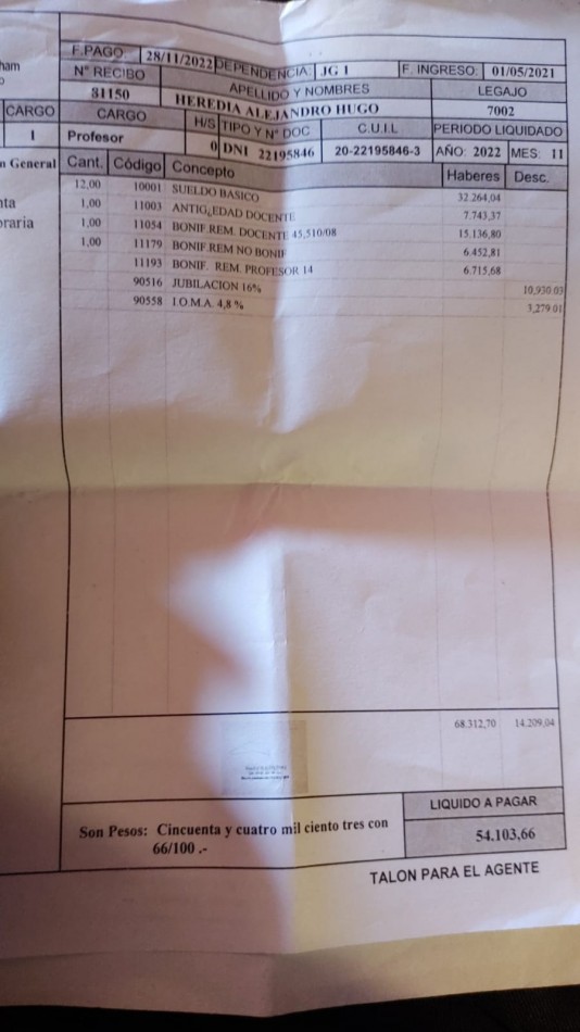 ALQUILO DOS AMBIENTES 3er. piso CASTELAR NORTE 