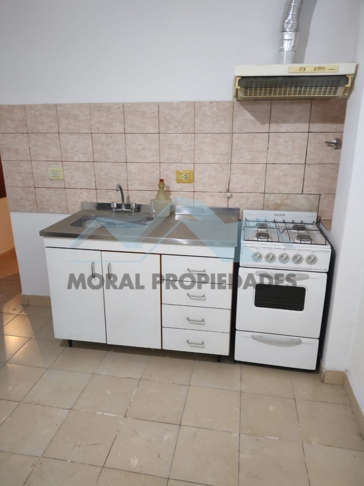 ALQUILO DOS AMBIENTES CON PATIO INMEJORABLE UBICACION