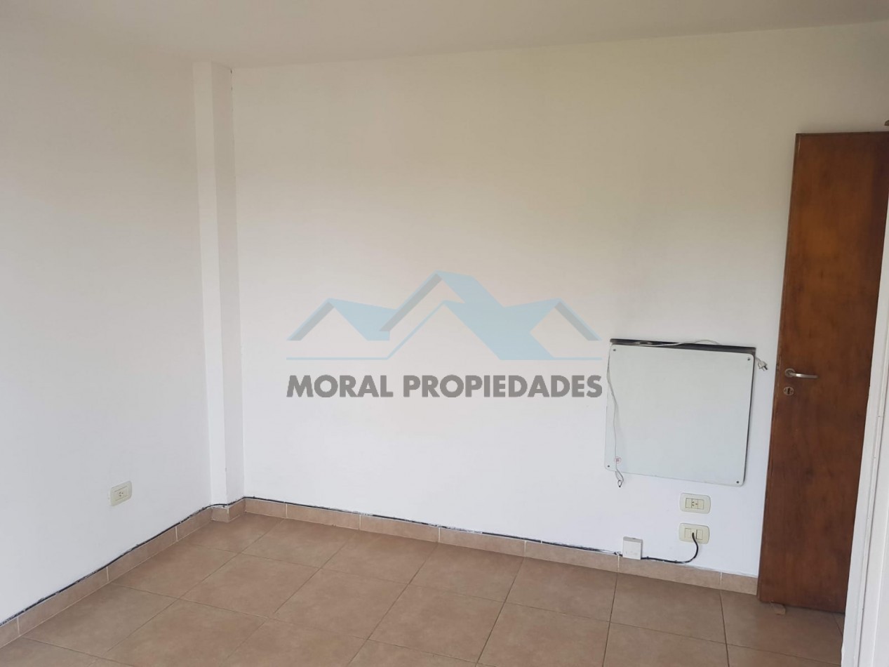OPORTUNIDAD VENDO DOS AMBIENTES CASTELAR SUR- EXCELENTE UBICACION A MUY BUEN PRECIO 