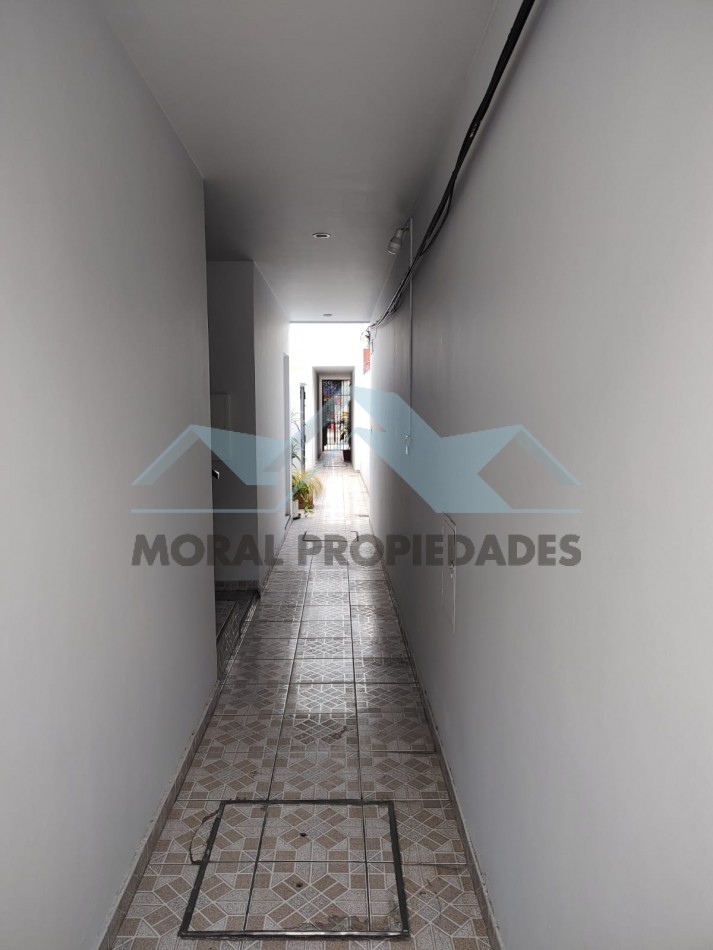 ALQUILO DOS AMBIENTES CON PATIO SEMI-CUBIERTO IMPECABLE 