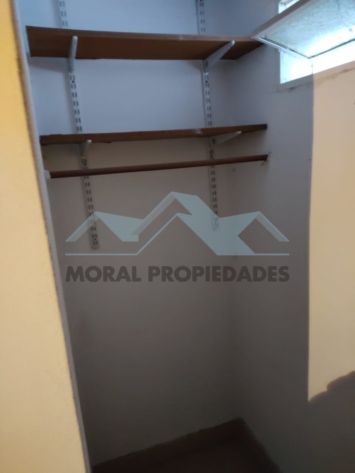 ALQUILO DOS AMBIENTES CON PATIO INMEJORABLE UBICACION