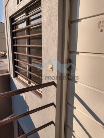 ALQUILO DOS AMBIENTES AL FRENTE