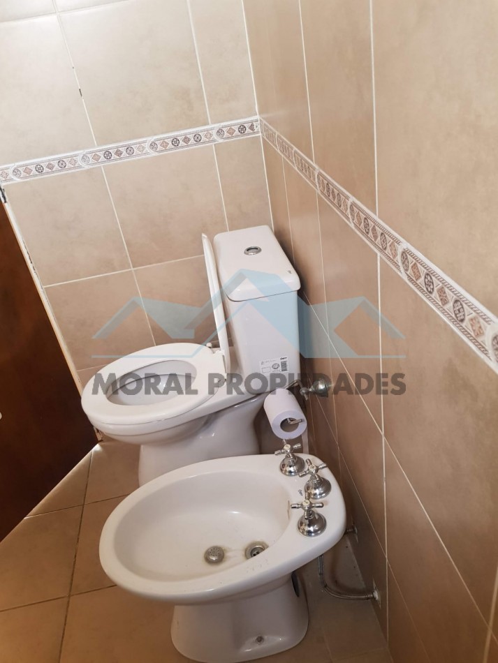 OPORTUNIDAD VENDO DOS AMBIENTES CASTELAR SUR- EXCELENTE UBICACION A MUY BUEN PRECIO 