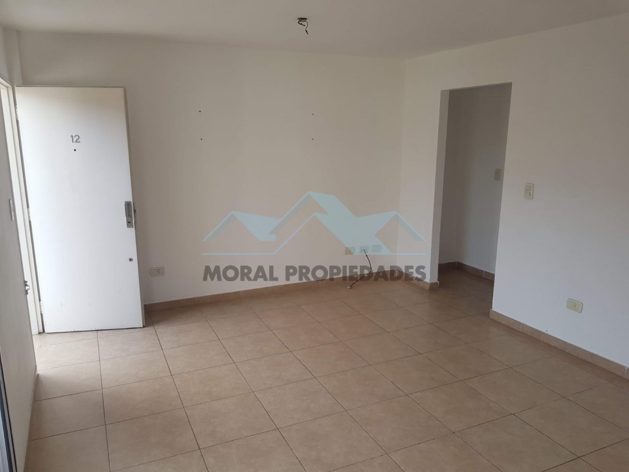 OPORTUNIDAD VENDO DOS AMBIENTES CASTELAR SUR- EXCELENTE UBICACION A MUY BUEN PRECIO 