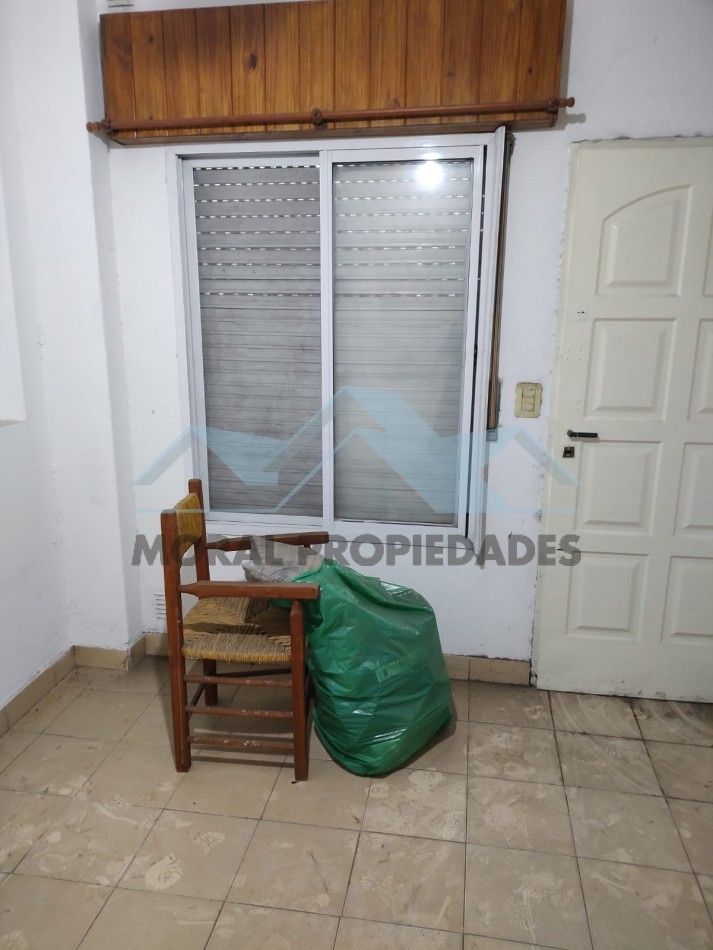 ALQUILO DOS AMBIENTES CON PATIO INMEJORABLE UBICACION