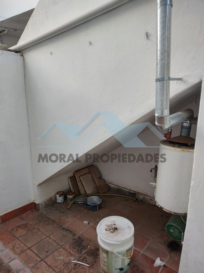 ALQUILO DOS AMBIENTES CON PATIO INMEJORABLE UBICACION