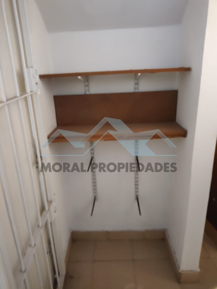 ALQUILO DOS AMBIENTES CON PATIO INMEJORABLE UBICACION