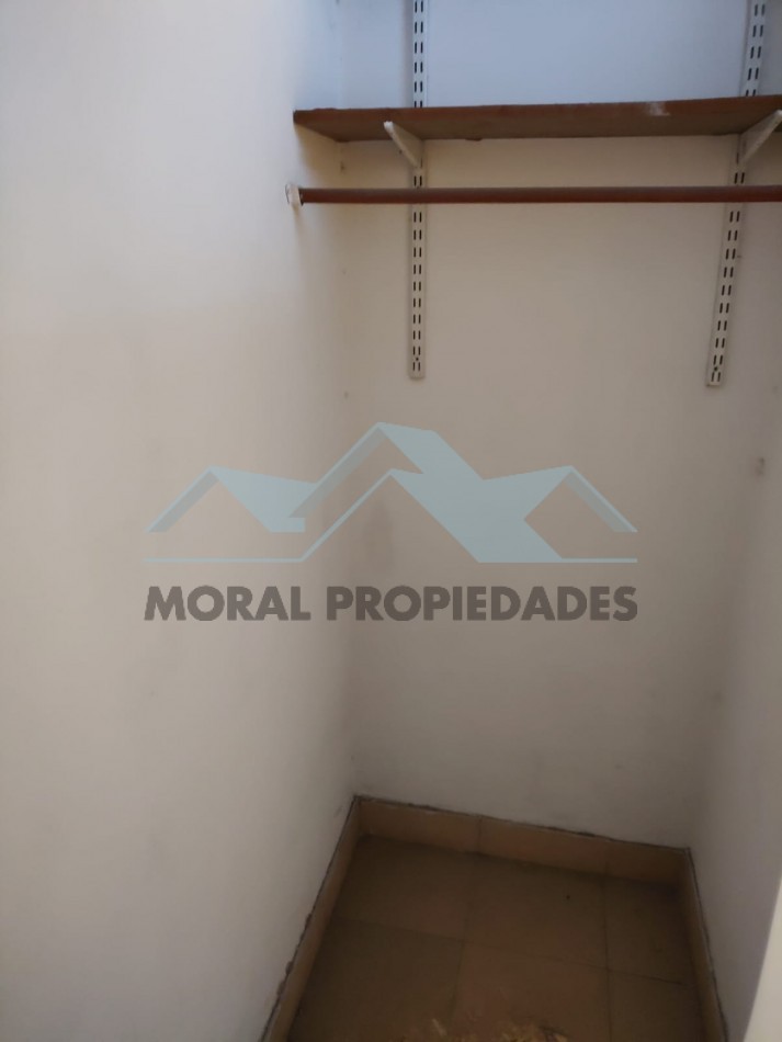 ALQUILO DOS AMBIENTES CON PATIO INMEJORABLE UBICACION