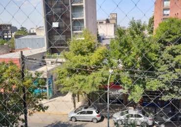 ALQUILO DOS AMBIENTES 3er. piso CASTELAR NORTE 